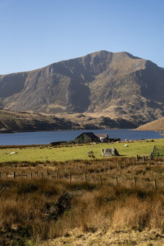 View from Pen Yr Ole wen towards Y Garn across Llyn Ogwen