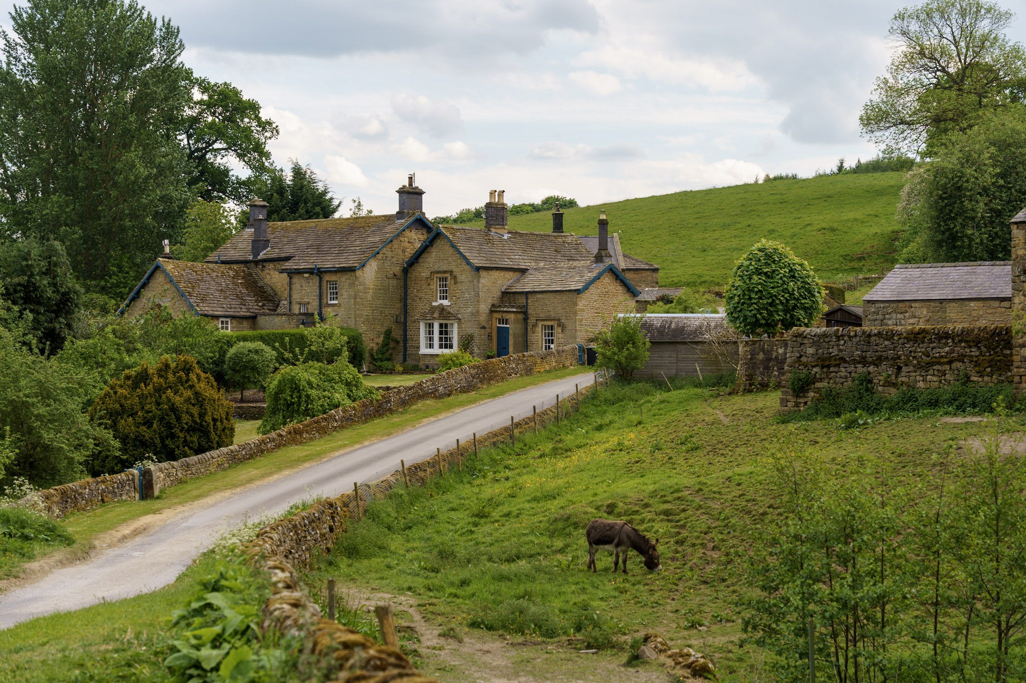 Bakewell & Chatsworth Circular Walk from Ashford in the Water