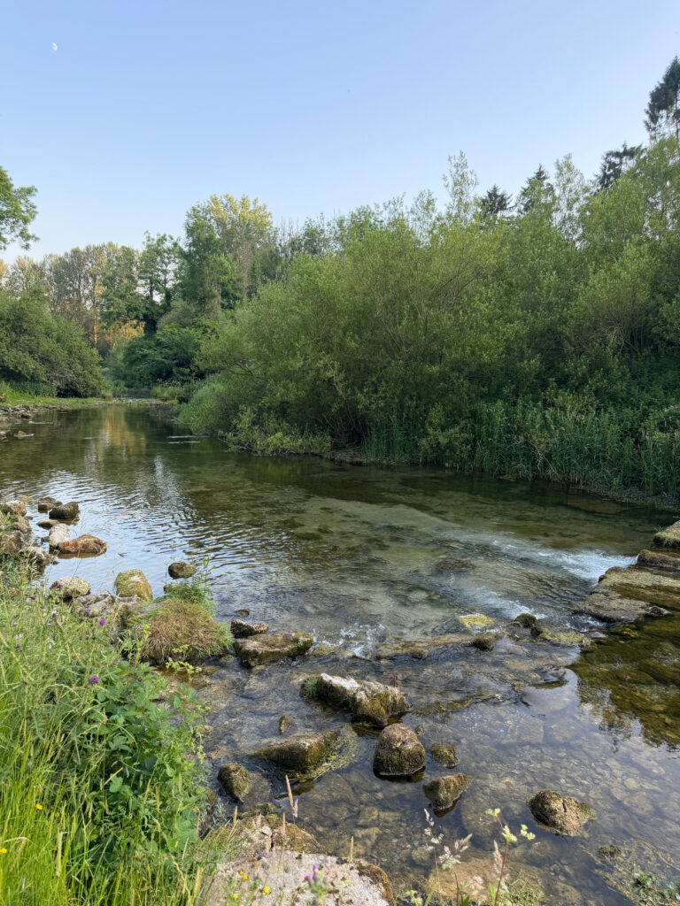 A section along the river Latghkill, crystal clear water and blue skies