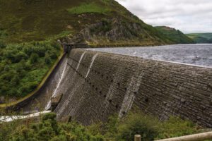 Elan Valley Visitor Centre To Rhayader – The Dragon Trail