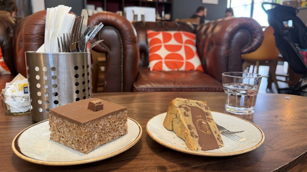 Cwtsh Bakery, Mars slice and boost cookie pie