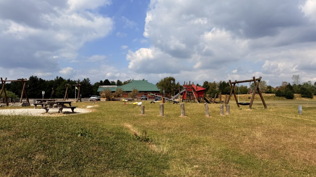 Holmebrook Country Park children play area