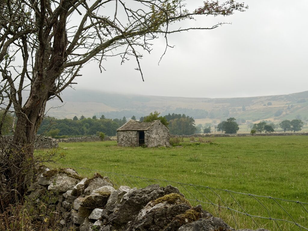 Stone barn on open fields in the Hope Valley